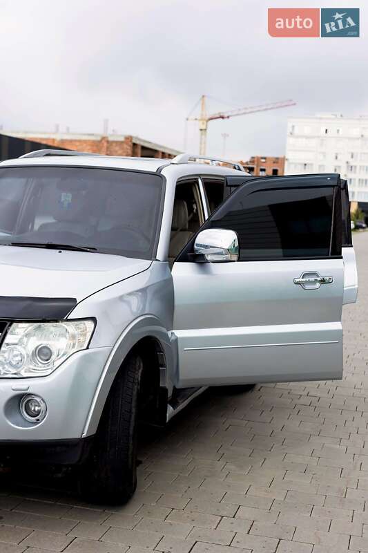 Внедорожник / Кроссовер Mitsubishi Pajero 2008 в Хмельницком