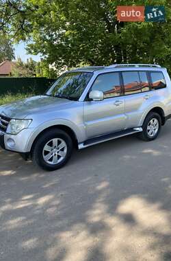 Позашляховик / Кросовер Mitsubishi Pajero 2007 в 