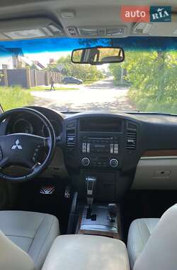 Позашляховик / Кросовер Mitsubishi Pajero 2007 в 