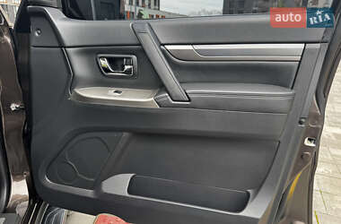 Внедорожник / Кроссовер Mitsubishi Pajero 2019 в 