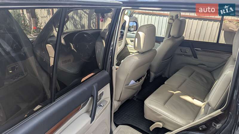 Внедорожник / Кроссовер Mitsubishi Pajero 2007 в Броварах фото 13 Внедорожник / Кроссовер Mitsubishi Pajero 2007 в Броварах