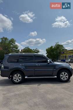 Позашляховик / Кросовер Mitsubishi Pajero 2008 в 
