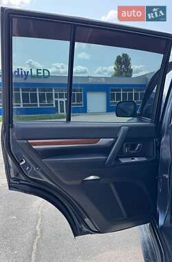 Позашляховик / Кросовер Mitsubishi Pajero 2008 в 