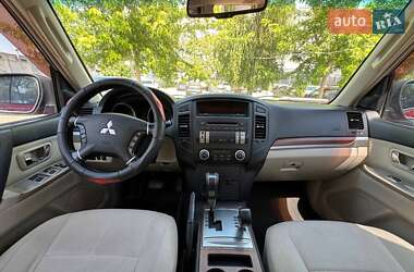 Внедорожник / Кроссовер Mitsubishi Pajero 2007 в 