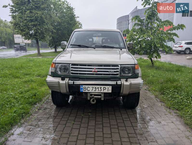 Внедорожник / Кроссовер Mitsubishi Pajero 1996 в Львове