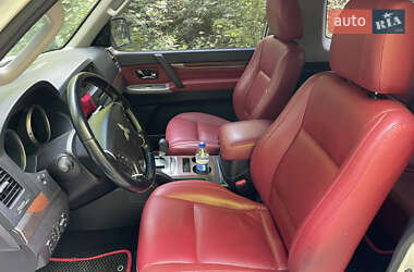Позашляховик / Кросовер Mitsubishi Pajero 2008 в 