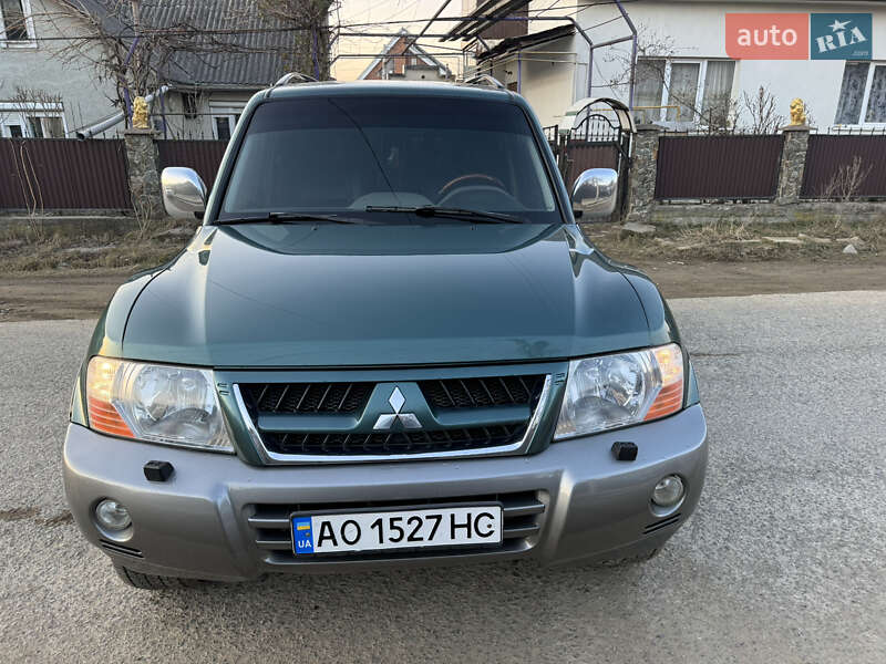 Mitsubishi Pajero 2006