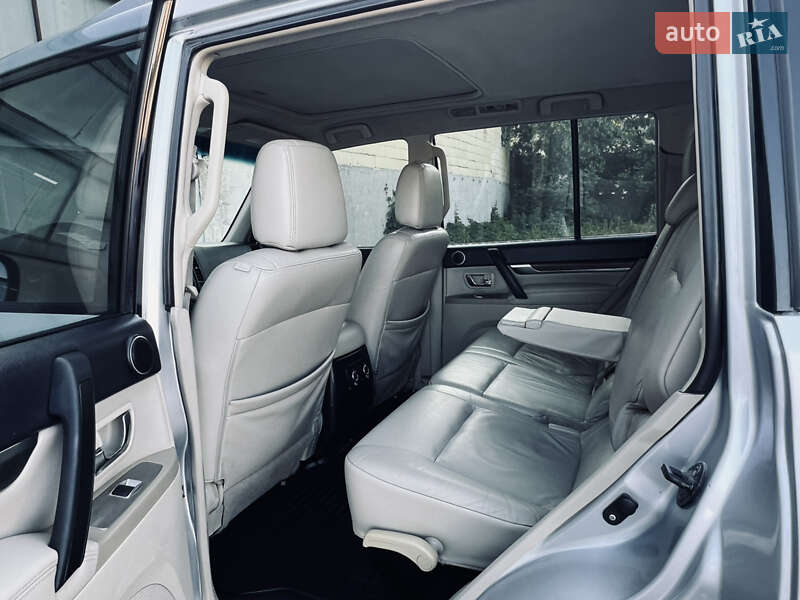 Внедорожник / Кроссовер Mitsubishi Pajero 2007 в Одессе