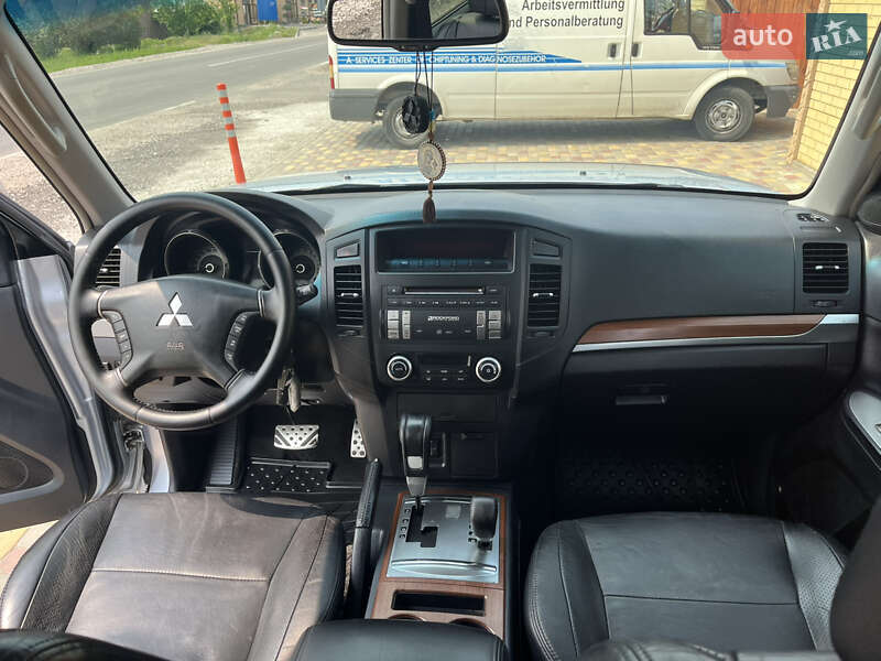 Внедорожник / Кроссовер Mitsubishi Pajero 2008 в Запорожье фото 11 Внедорожник / Кроссовер Mitsubishi Pajero 2008 в Запорожье