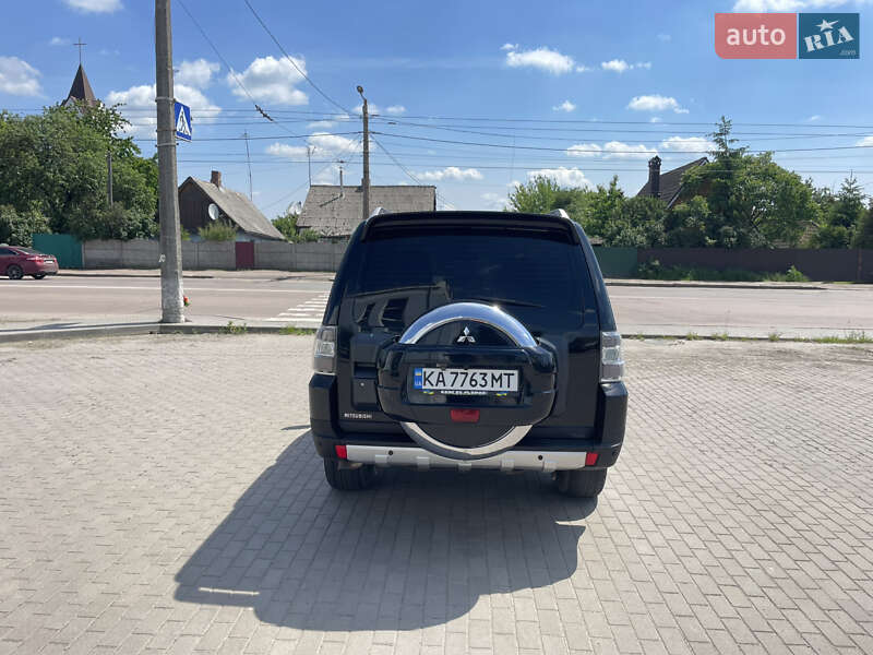 Внедорожник / Кроссовер Mitsubishi Pajero 2007 в Житомире