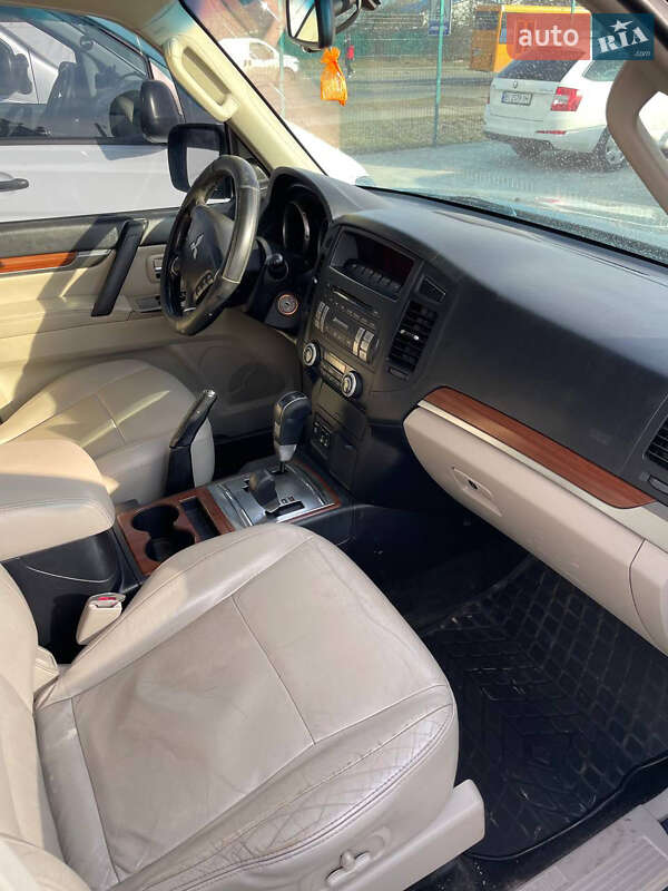 Внедорожник / Кроссовер Mitsubishi Pajero 2007 в Полтаве