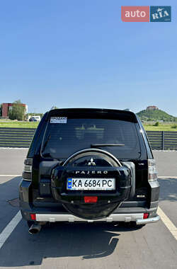 Внедорожник / Кроссовер Mitsubishi Pajero 2008 в 