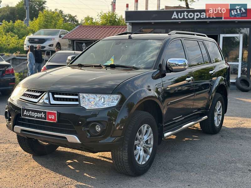 Mitsubishi Pajero 2015
