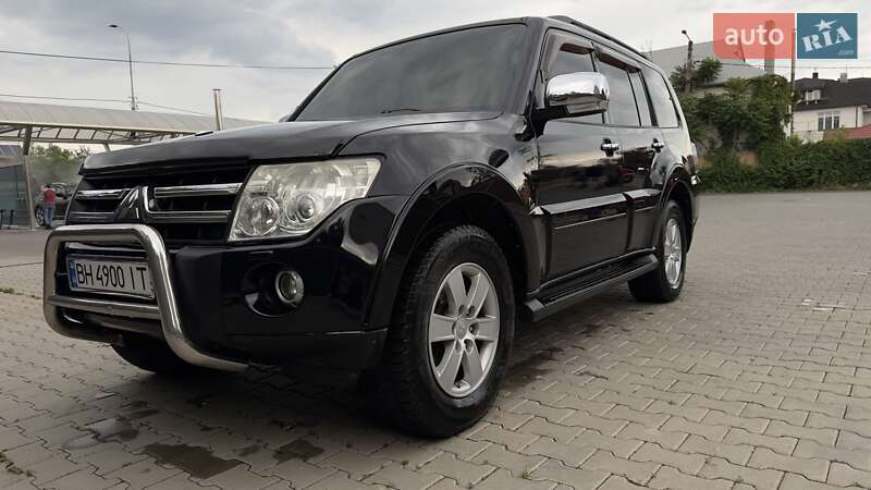 Внедорожник / Кроссовер Mitsubishi Pajero 2008 в 
