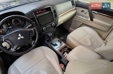 Внедорожник / Кроссовер Mitsubishi Pajero 2007 в 