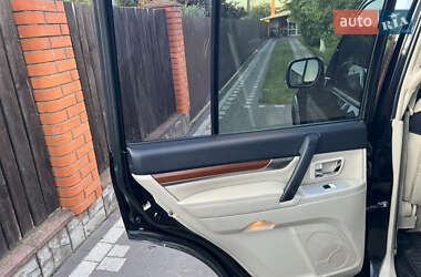 Внедорожник / Кроссовер Mitsubishi Pajero 2007 в 