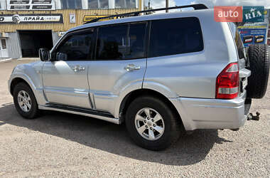 Внедорожник / Кроссовер Mitsubishi Pajero 2005 в 