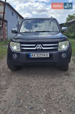 Внедорожник / Кроссовер Mitsubishi Pajero 2007 в Харькове