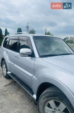 Внедорожник / Кроссовер Mitsubishi Pajero 2008 в 