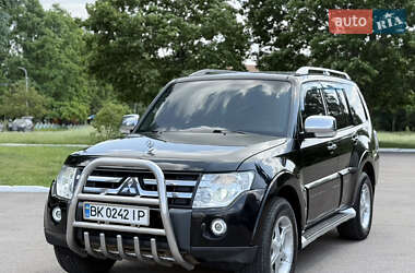 Внедорожник / Кроссовер Mitsubishi Pajero 2007 в Ровно