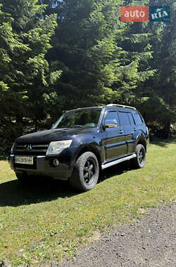 Позашляховик / Кросовер Mitsubishi Pajero 2007 в Ужгороді