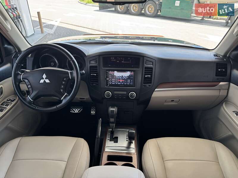 Позашляховик / Кросовер Mitsubishi Pajero 2008 в Дніпрі