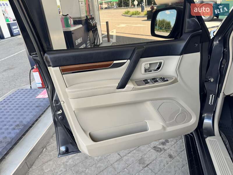 Позашляховик / Кросовер Mitsubishi Pajero 2008 в Дніпрі