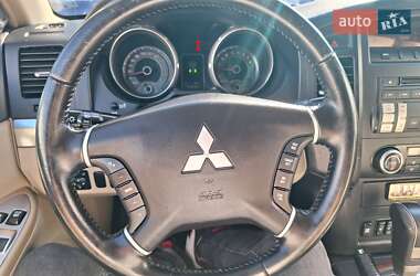 Внедорожник / Кроссовер Mitsubishi Pajero 2007 в 