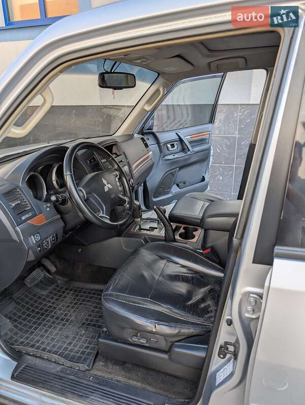 Внедорожник / Кроссовер Mitsubishi Pajero 2008 в Ивано-Франковске