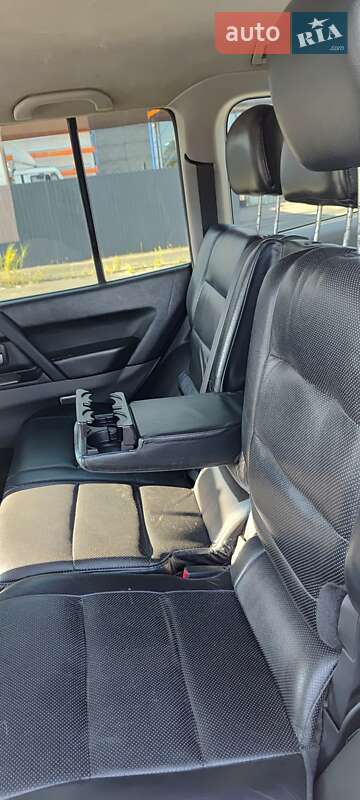 Внедорожник / Кроссовер Mitsubishi Pajero 2006 в Одессе