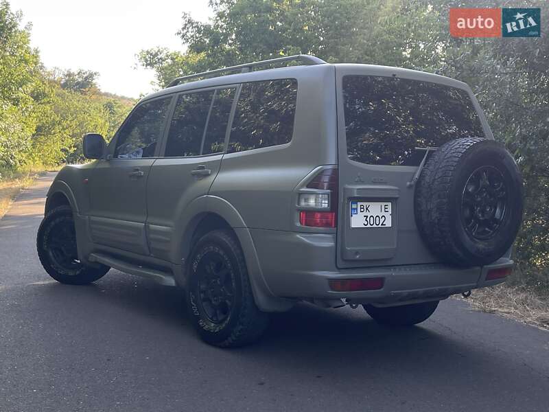 Внедорожник / Кроссовер Mitsubishi Pajero 2001 в Одессе