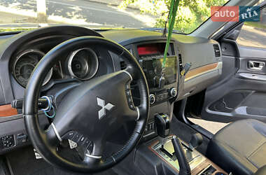 Позашляховик / Кросовер Mitsubishi Pajero 2007 в 