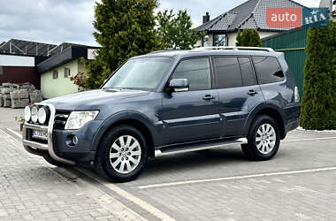 Внедорожник / Кроссовер Mitsubishi Pajero 2007 в 