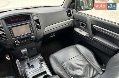 Внедорожник / Кроссовер Mitsubishi Pajero 2007 в 