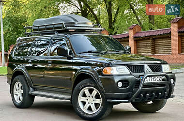Внедорожник / Кроссовер Mitsubishi Pajero 2006 в 