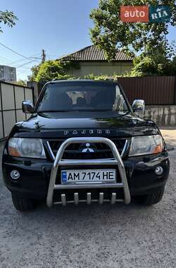 Внедорожник / Кроссовер Mitsubishi Pajero 2004 в Киеве