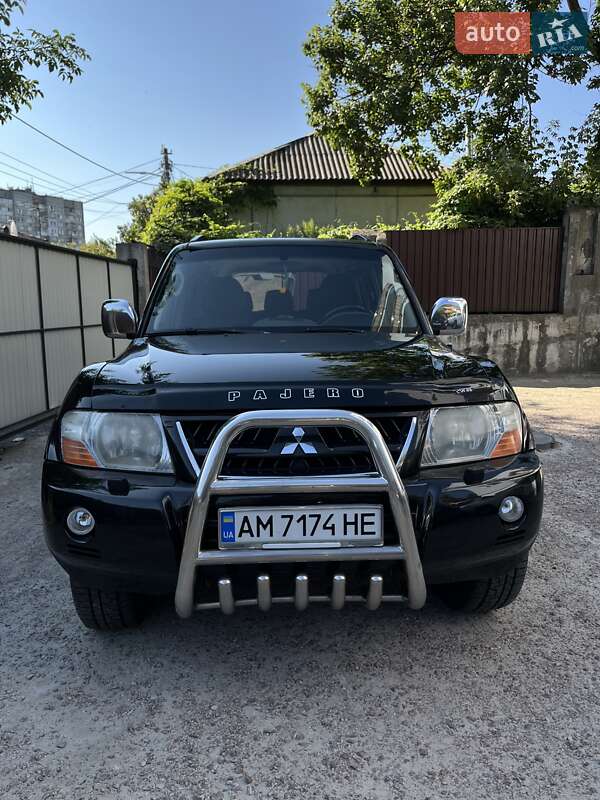 Mitsubishi Pajero 2004