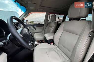Внедорожник / Кроссовер Mitsubishi Pajero 2009 в 