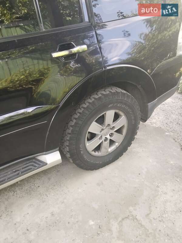Позашляховик / Кросовер Mitsubishi Pajero 2007 в Києві
