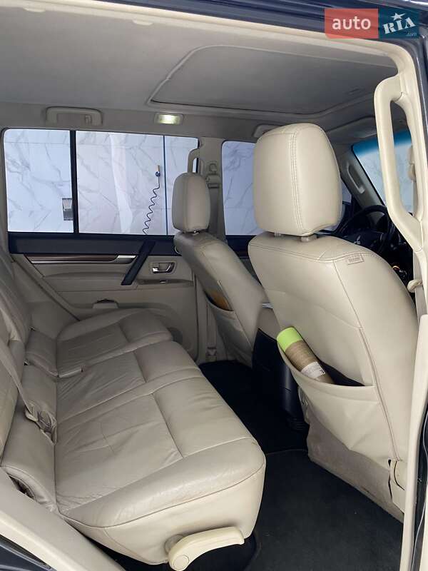 Позашляховик / Кросовер Mitsubishi Pajero 2008 в П'ятихатках фото 14 Позашляховик / Кросовер Mitsubishi Pajero 2008 в П'ятихатках
