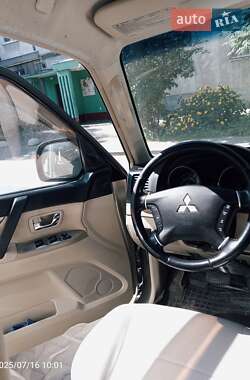 Внедорожник / Кроссовер Mitsubishi Pajero 2007 в 