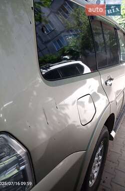 Внедорожник / Кроссовер Mitsubishi Pajero 2007 в 