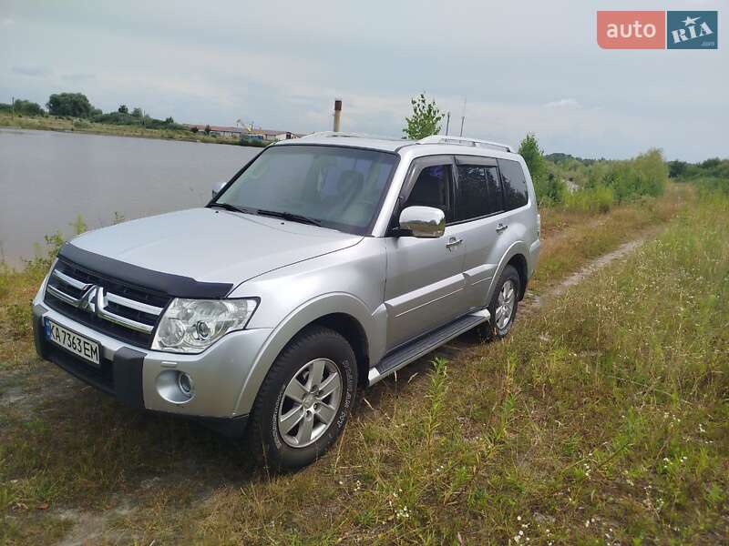 Внедорожник / Кроссовер Mitsubishi Pajero 2007 в Киеве