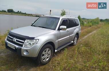 Внедорожник / Кроссовер Mitsubishi Pajero 2007 в 