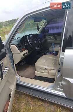 Внедорожник / Кроссовер Mitsubishi Pajero 2007 в 