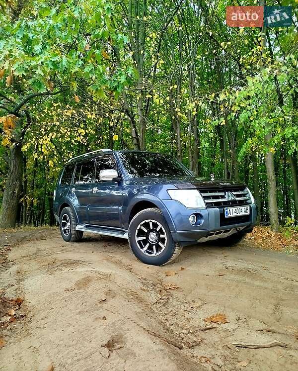Внедорожник / Кроссовер Mitsubishi Pajero 2008 в Киеве