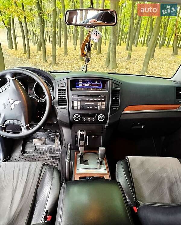 Внедорожник / Кроссовер Mitsubishi Pajero 2008 в Киеве
