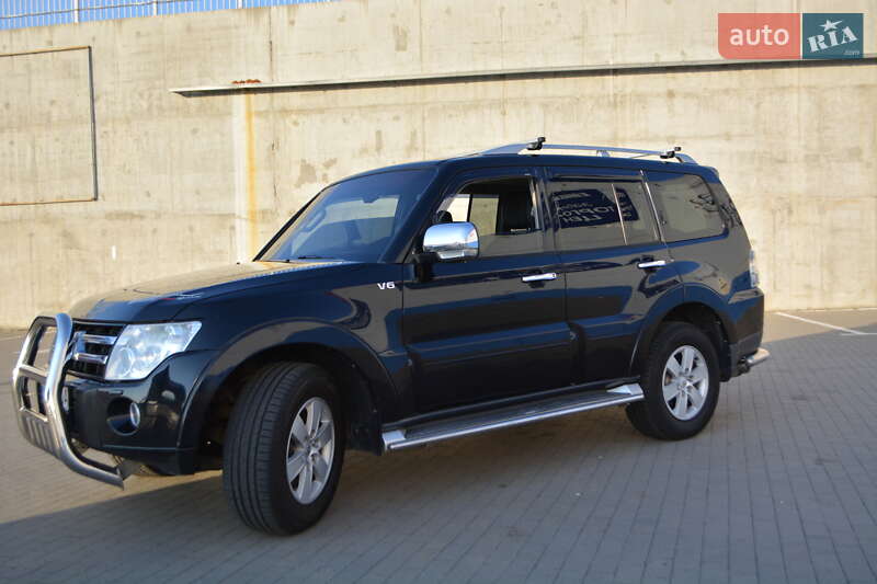 Внедорожник / Кроссовер Mitsubishi Pajero 2007 в Одессе