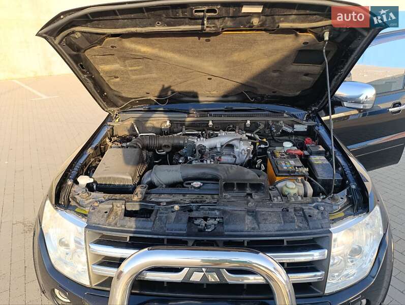 Внедорожник / Кроссовер Mitsubishi Pajero 2007 в Одессе