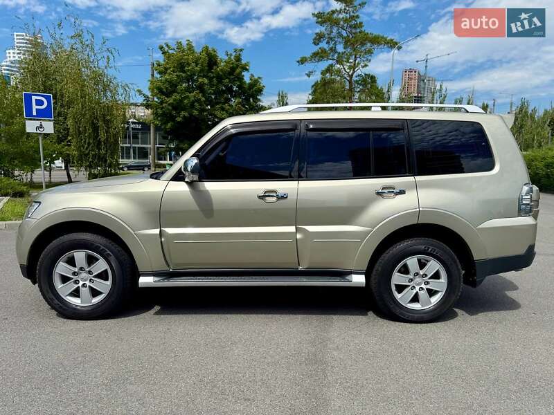 Позашляховик / Кросовер Mitsubishi Pajero 2008 в Дніпрі